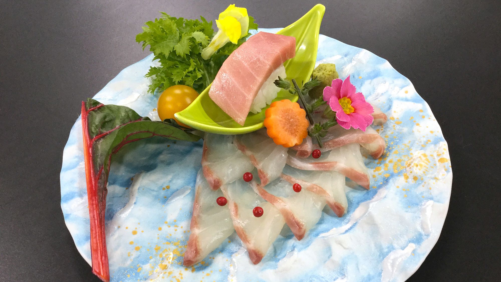 ◆26夏【6～8月会席 桃】鯛薄造り　本鮪にぎり寿司