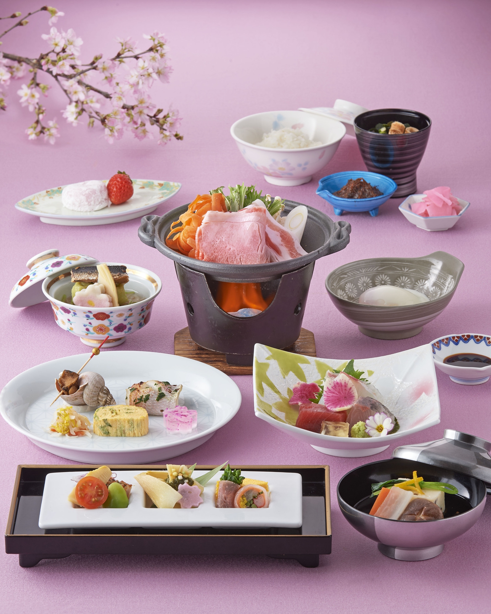 ■「日本料理 七 彩」で味わう　さくら会席『彩（いろどり）』コース【夕食・朝食付】