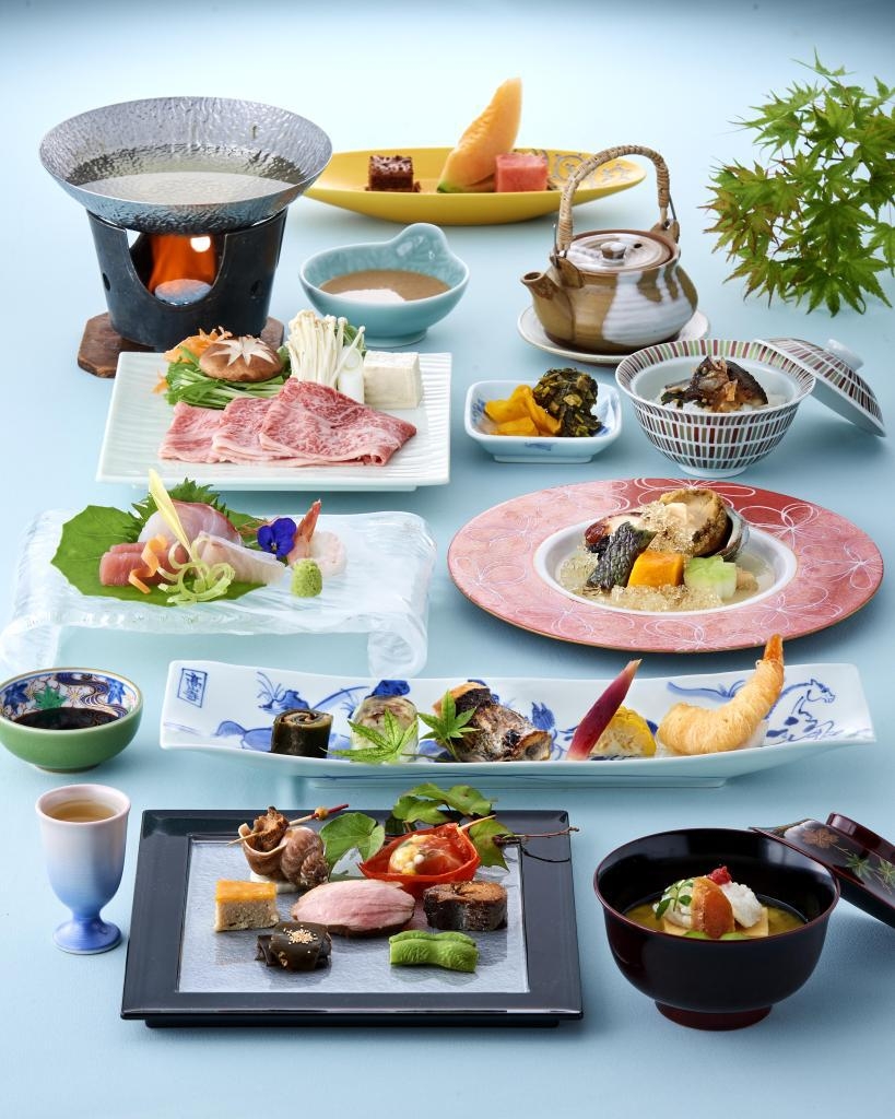 ■日本料理　七彩で味わう涼風会席　華（はな）コース【夕食・朝食付】