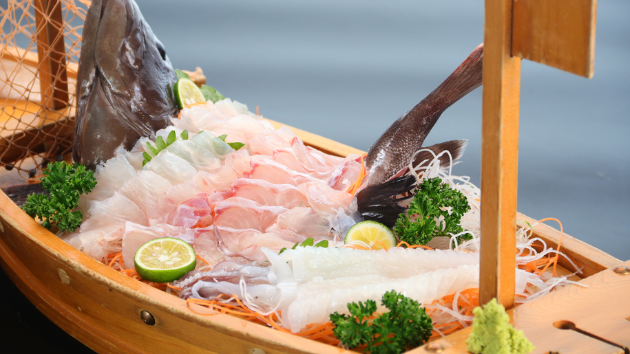 若狭スペシャル！！　海鮮舟盛り+あわび付きで若狭を食い尽くそう♪ ワンちゃんのお誕生日は特典付！