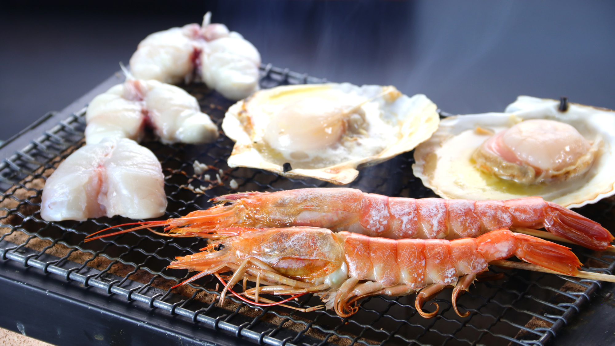 炭火で焼いた海鮮は格別！