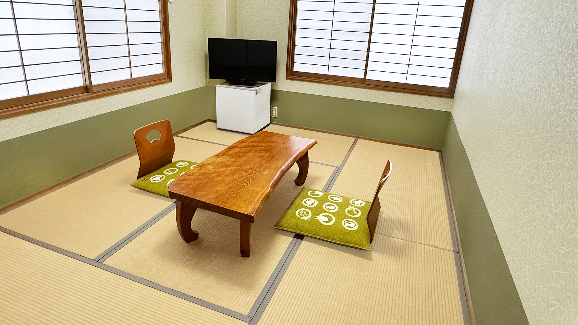 101号室 和室 6畳 角部屋