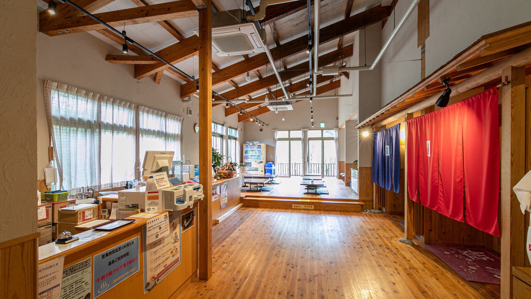 【素泊まり】木のぬくもりに包まれて〜3つの源泉から湧き出る檜風呂付き〜