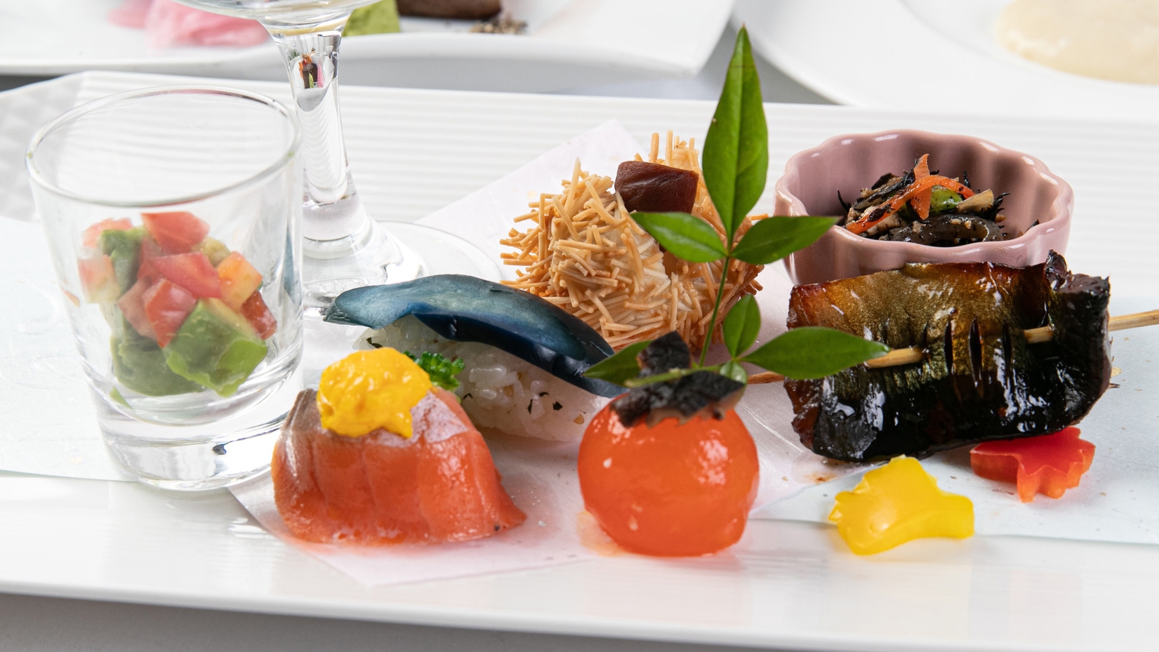 【２食付】和洋会席と源泉を楽しむ〜全室檜風呂付きの癒しの宿〜