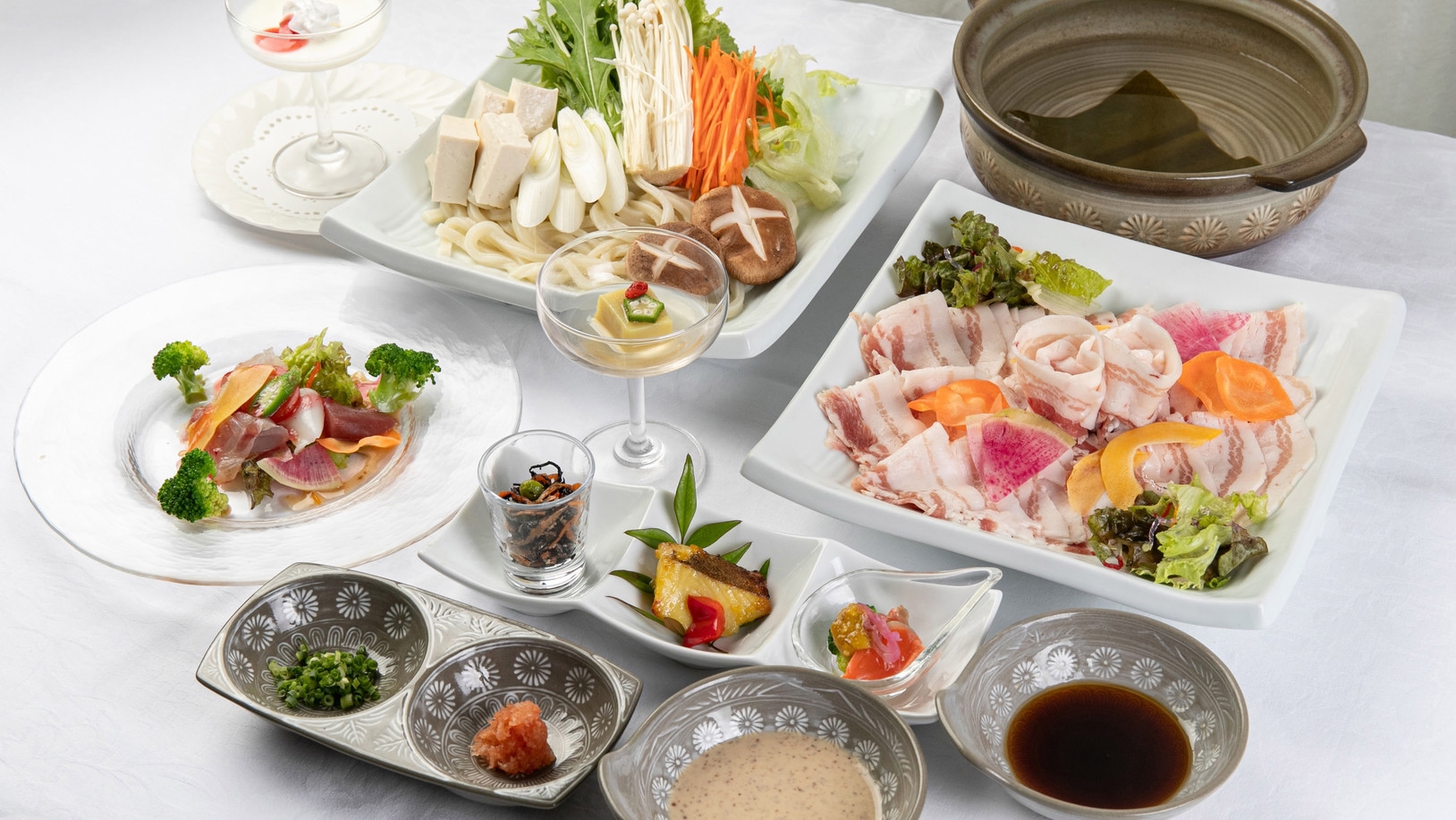 【２食付】（平日限定）お得！黒豚しゃぶ会席・3つの源泉から湧き出る檜風呂を堪能