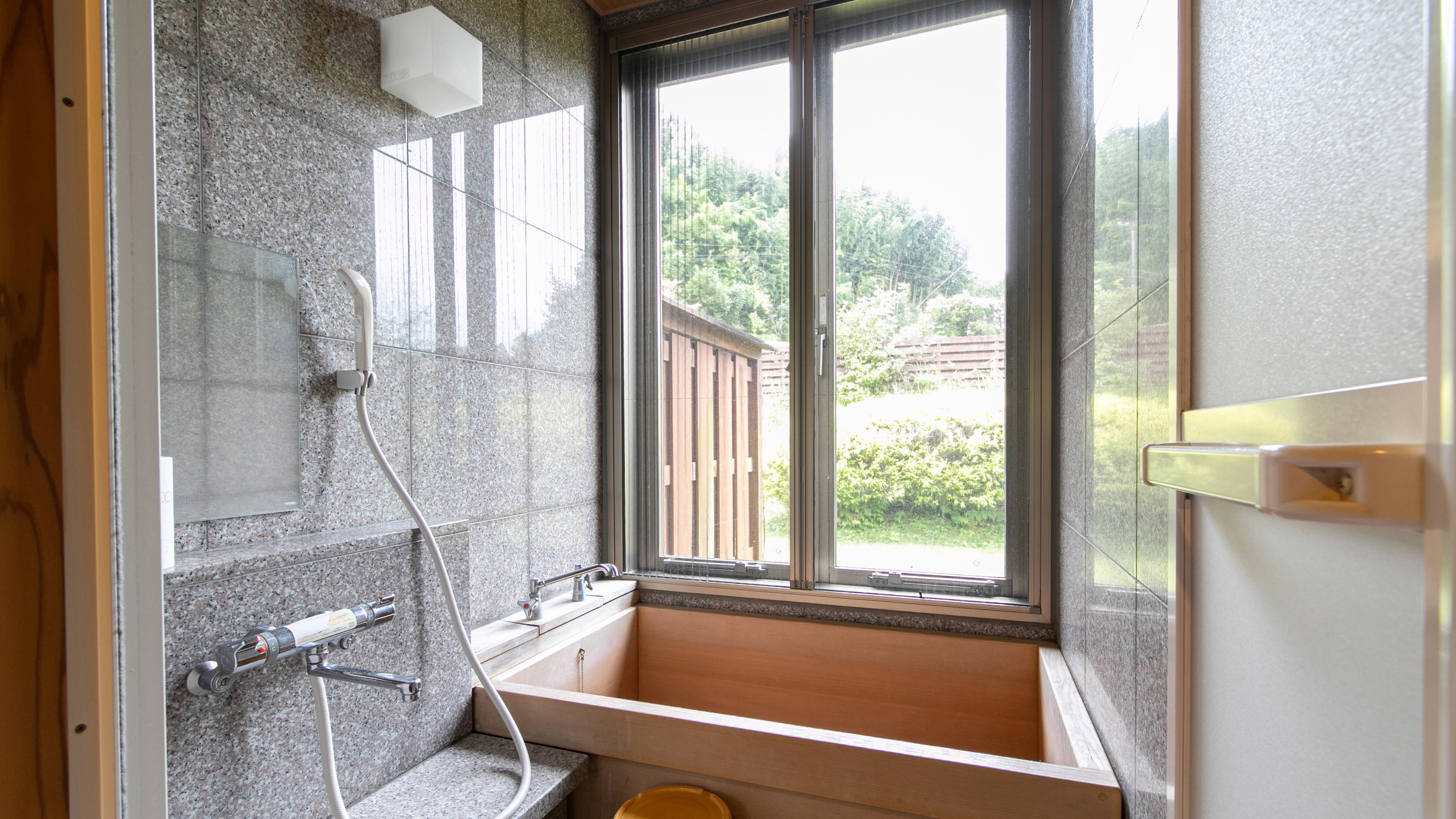 【和室】檜の内湯◆木の香りと畳のぬくもりを（禁煙）30平米