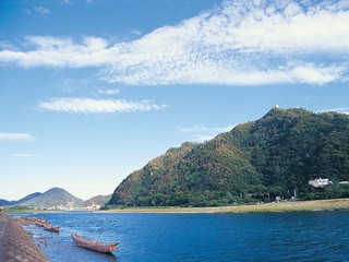 清流長良川と金華山と岐阜城1
