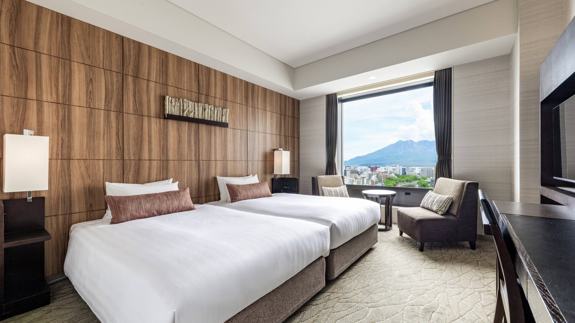 【桜島側ツインルーム 23.4㎡/ベッド幅110cm】南国の暖かな日差しを存分に。