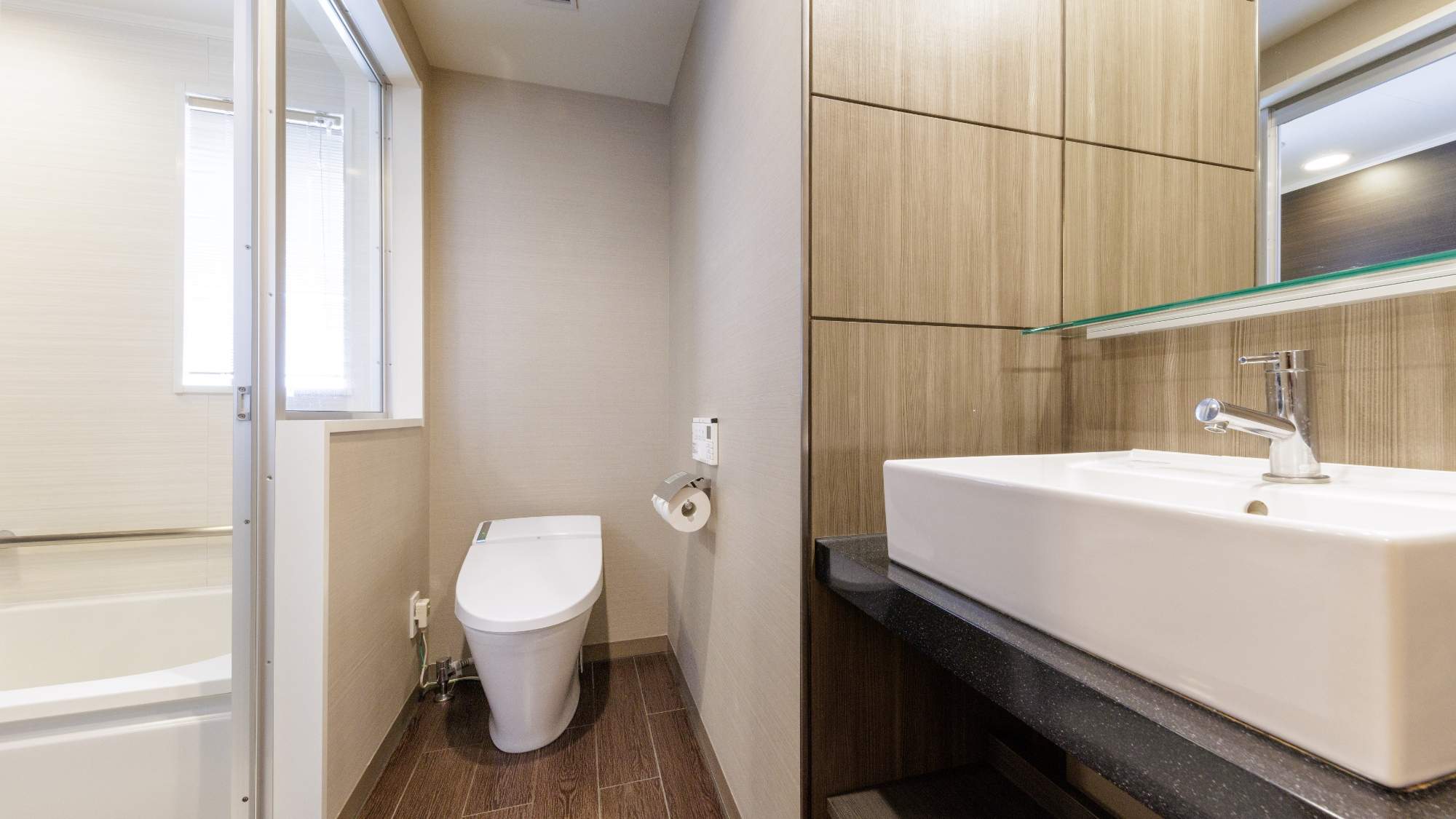 【客室のご紹介】独立洗面台で広々とお使いいただけます。