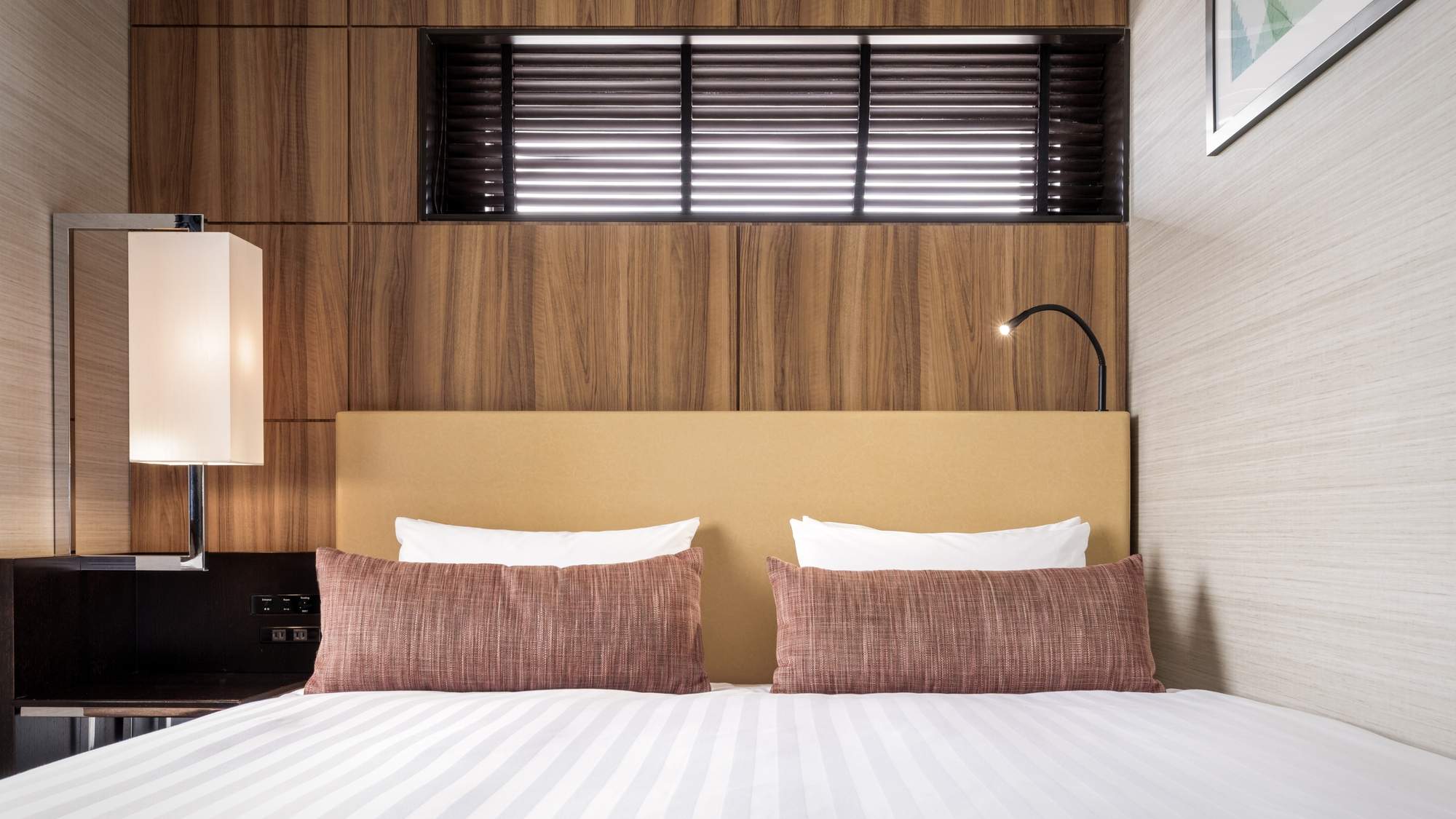 【客室のご紹介】眠りにこだわったサータブランドのマットレスを採用。