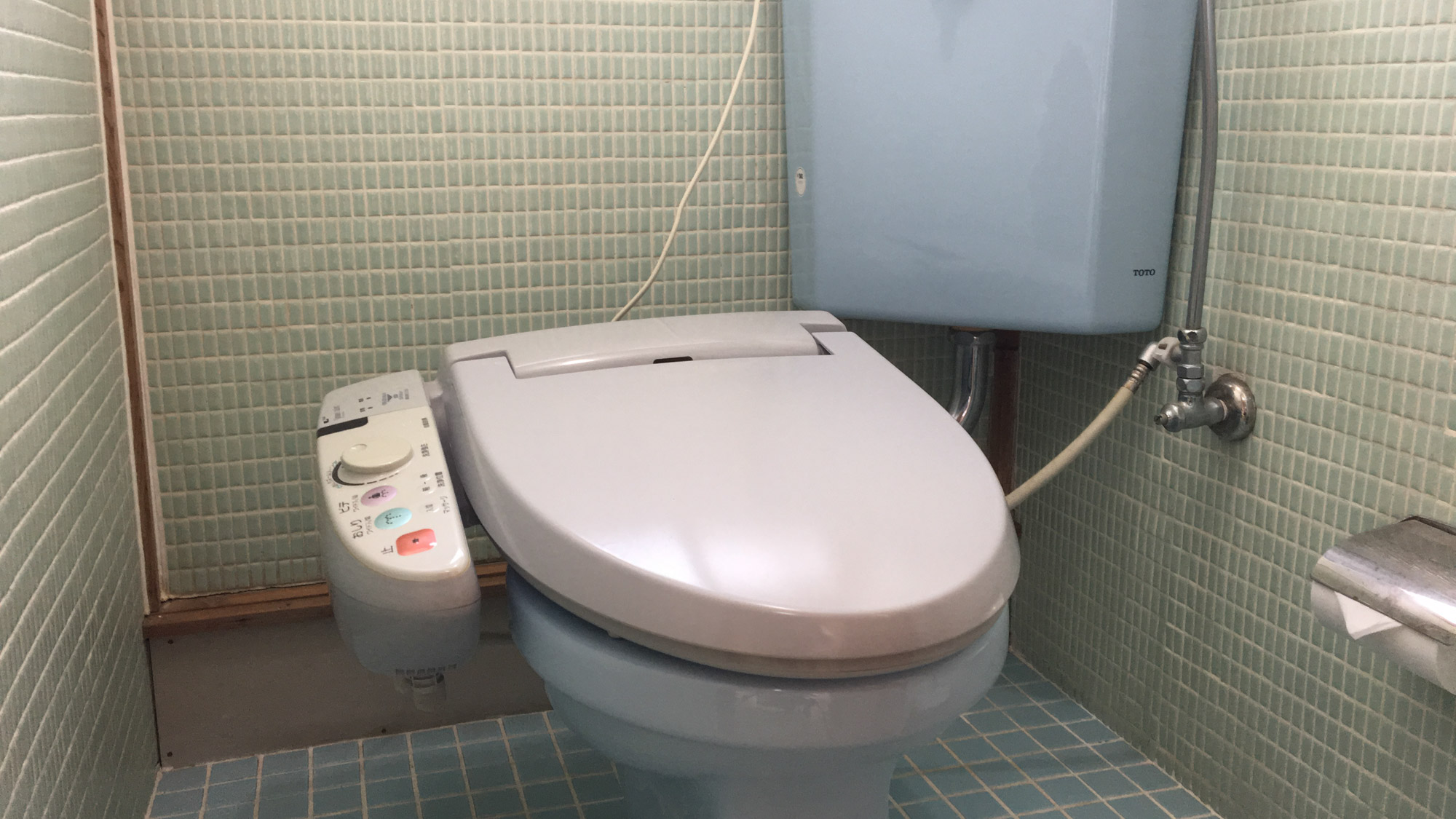 *【洗浄機付トイレ】男女共同のトイレです。客室がございます2階フロアにございます。