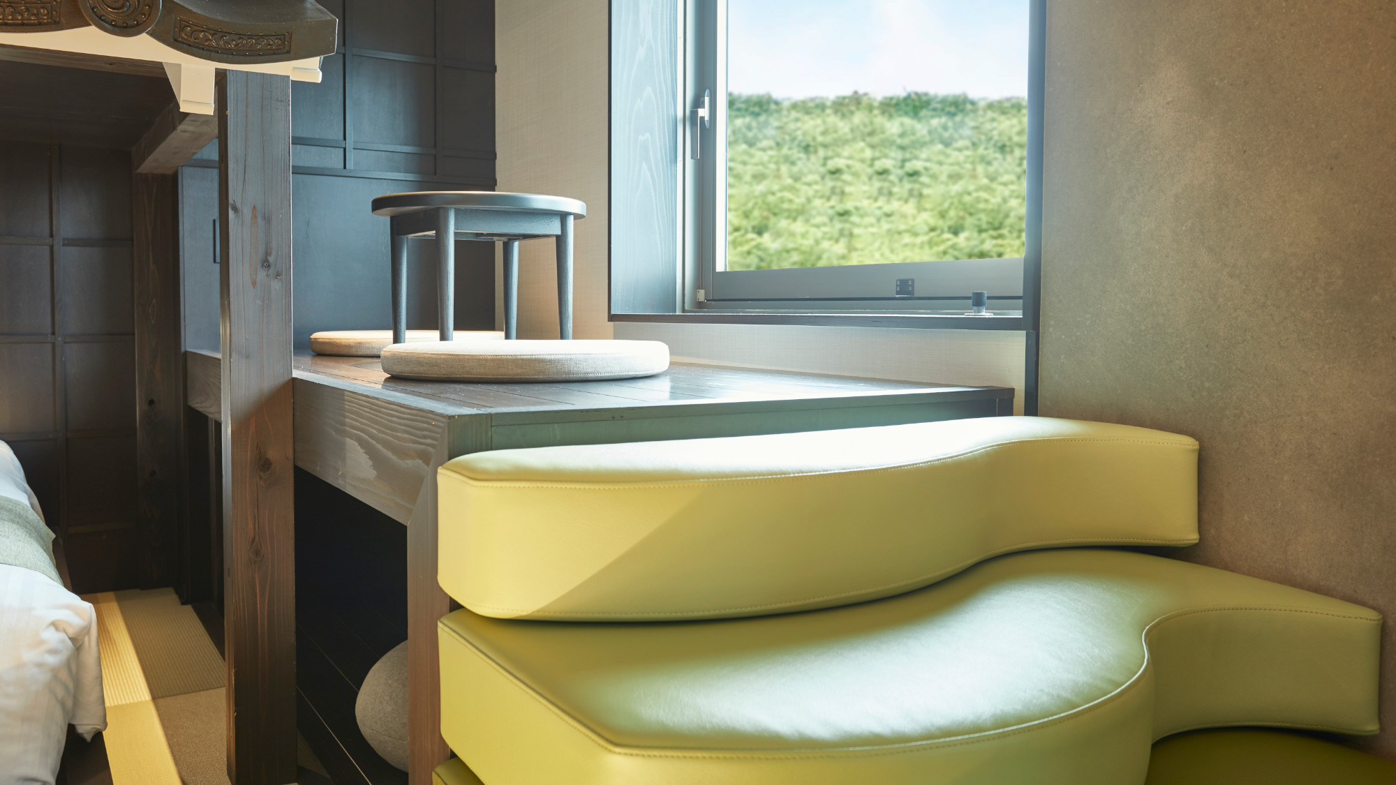 ONEキャッスルスイートテーブル