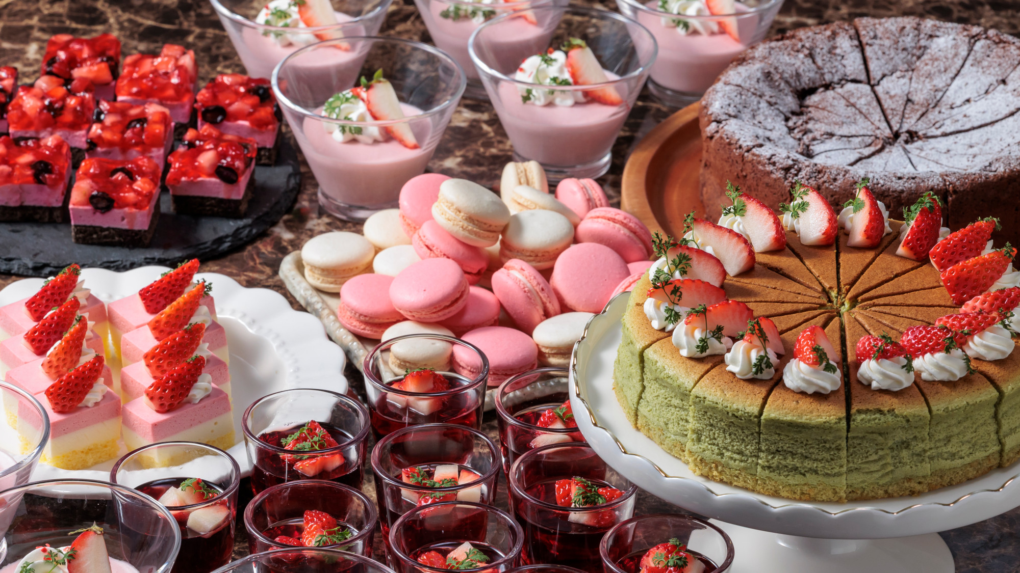 【CROSS TIME CROSS BE】4月～5月ディナービュッフェスイーツイメージ