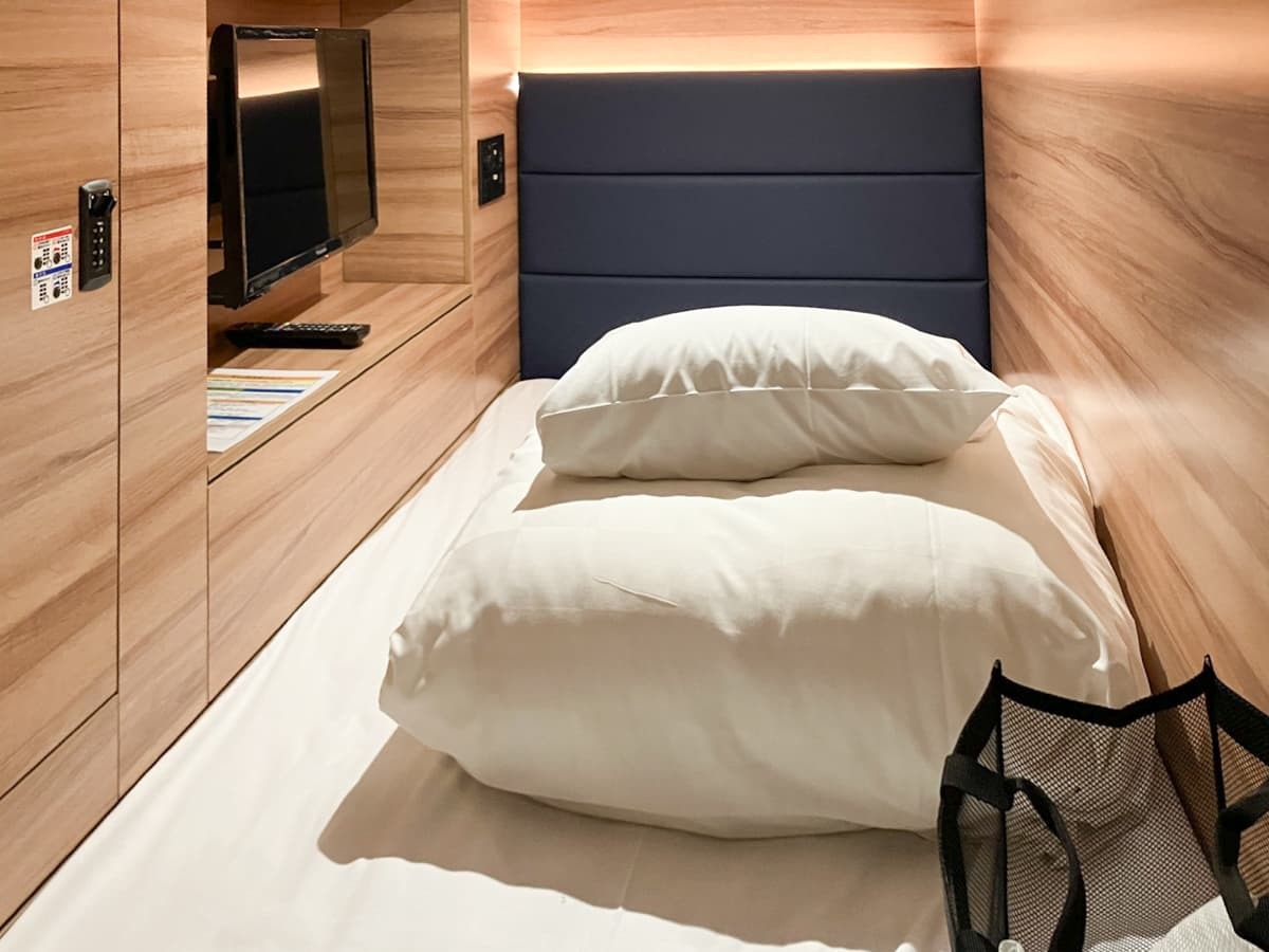 【朝食付】 〜1日のはじめをお弁当でちょっぴり豪華に〜【MAX CABIN】男性専用カプセルルーム