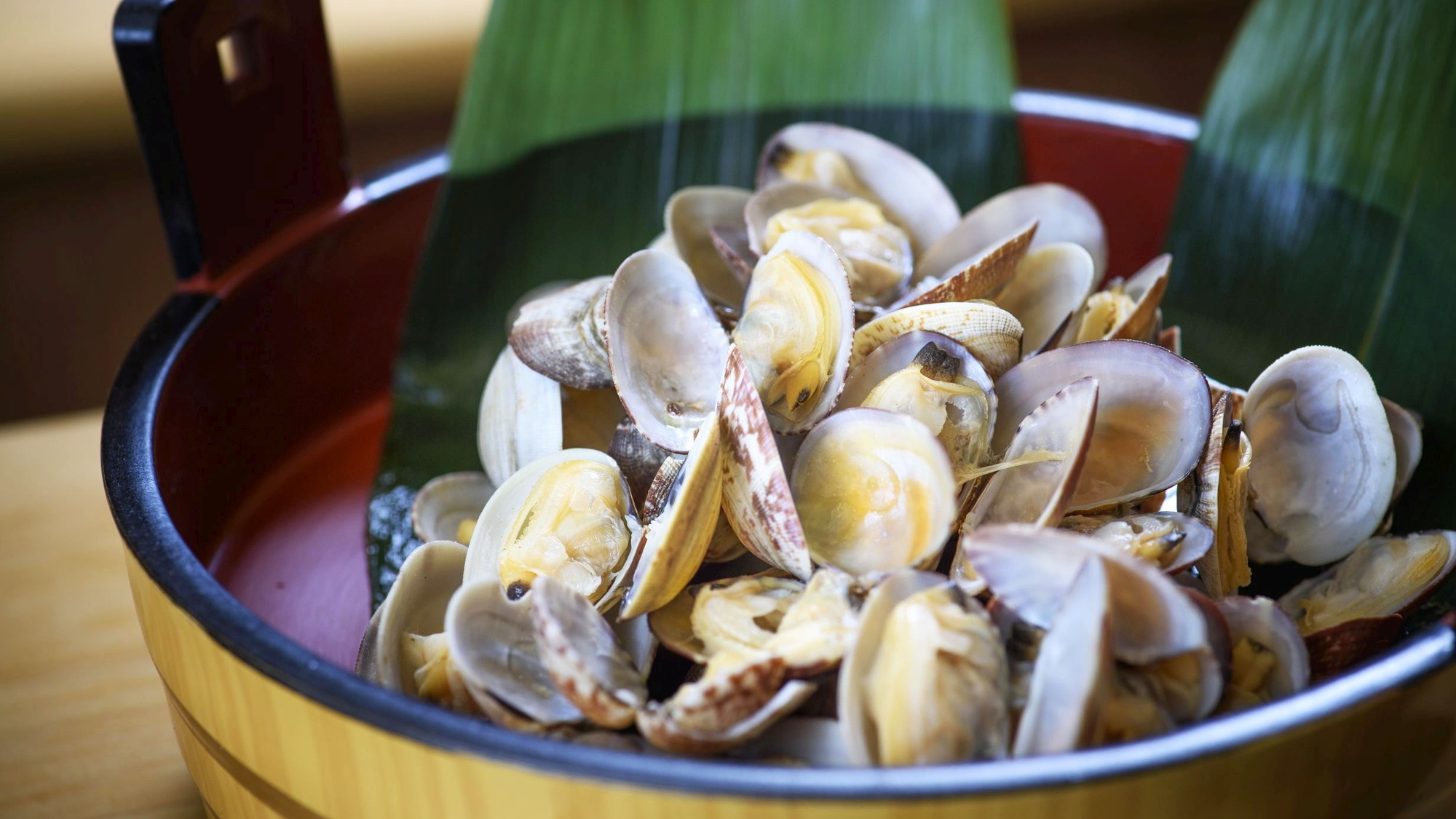 【あさまの田舎バイキング】磯汁。日本海で育てられた香り深い海藻類をお味噌汁にいれてどうぞ。