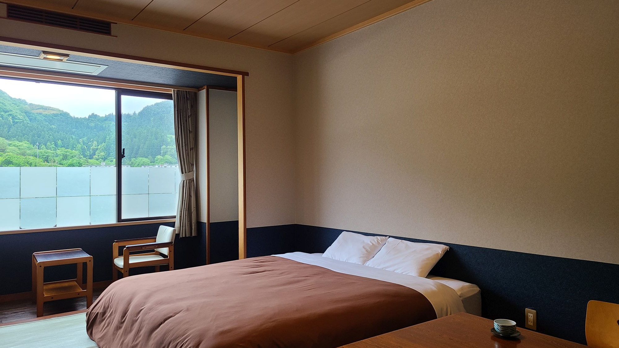 【〜旅倶楽部〜和室ダブル 10畳】キングサイズのベッドで寛ぐ癒やしの時間