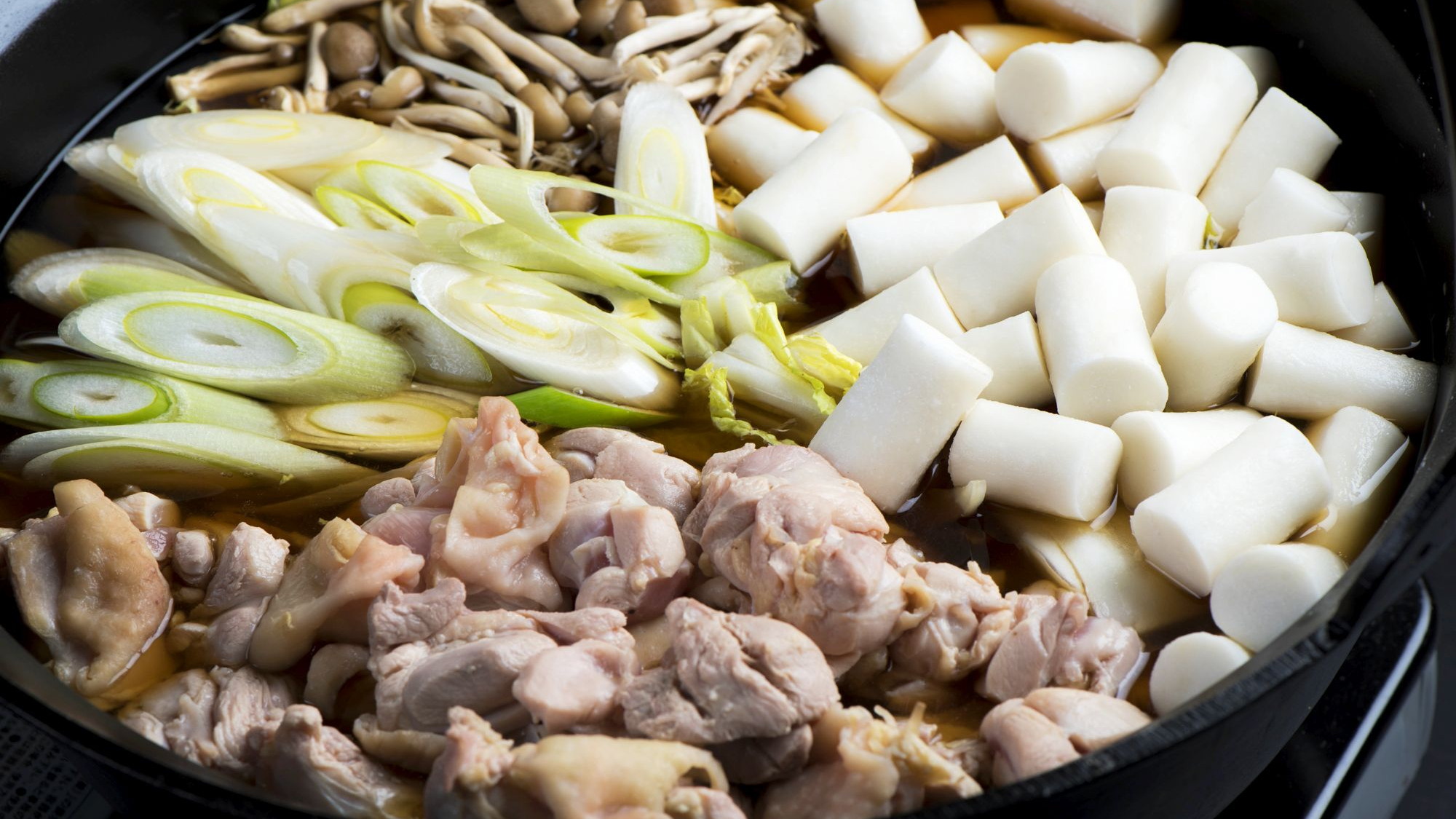 【庄内もっけバイキング】あつみ温泉名物のベロベロ餅を使った郷土鍋