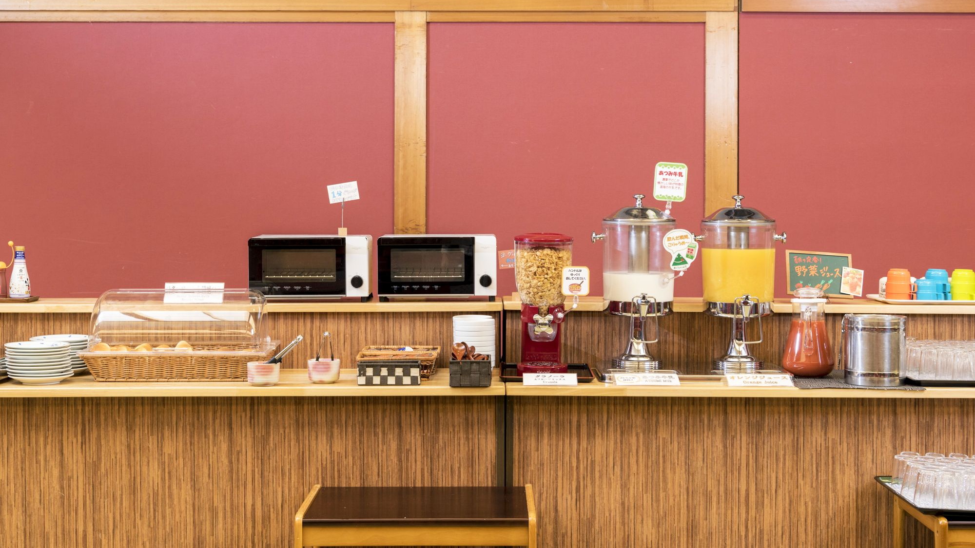 【あさまの田舎バイキング】あつみ牛乳＆シリアル。濃厚な味わいの「あつみ牛乳」と一緒に