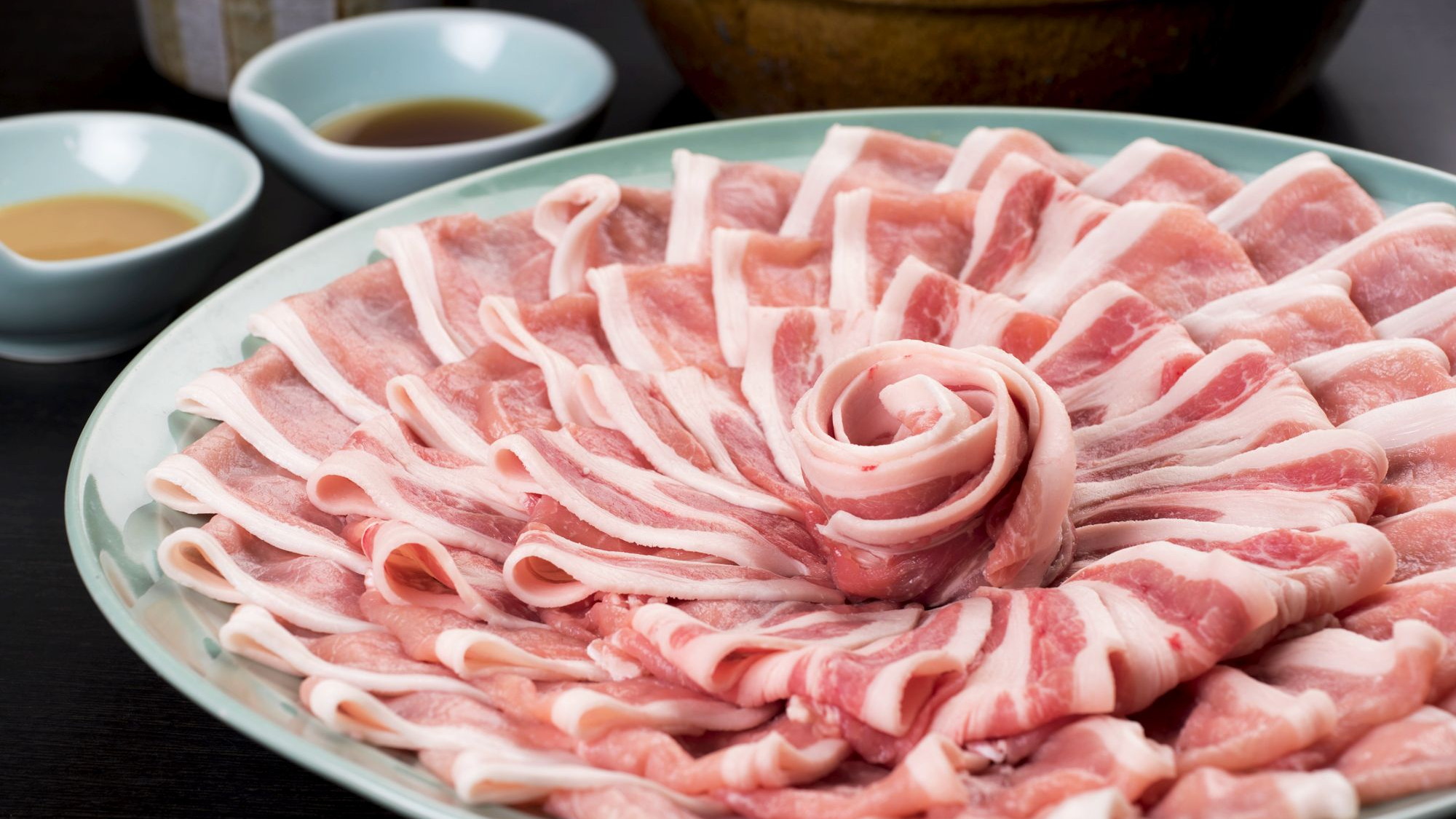 【庄内もっけバイキング】甘みのある肉質が特徴の庄内三元豚をしゃぶしゃぶでお召しあがりいただけます。