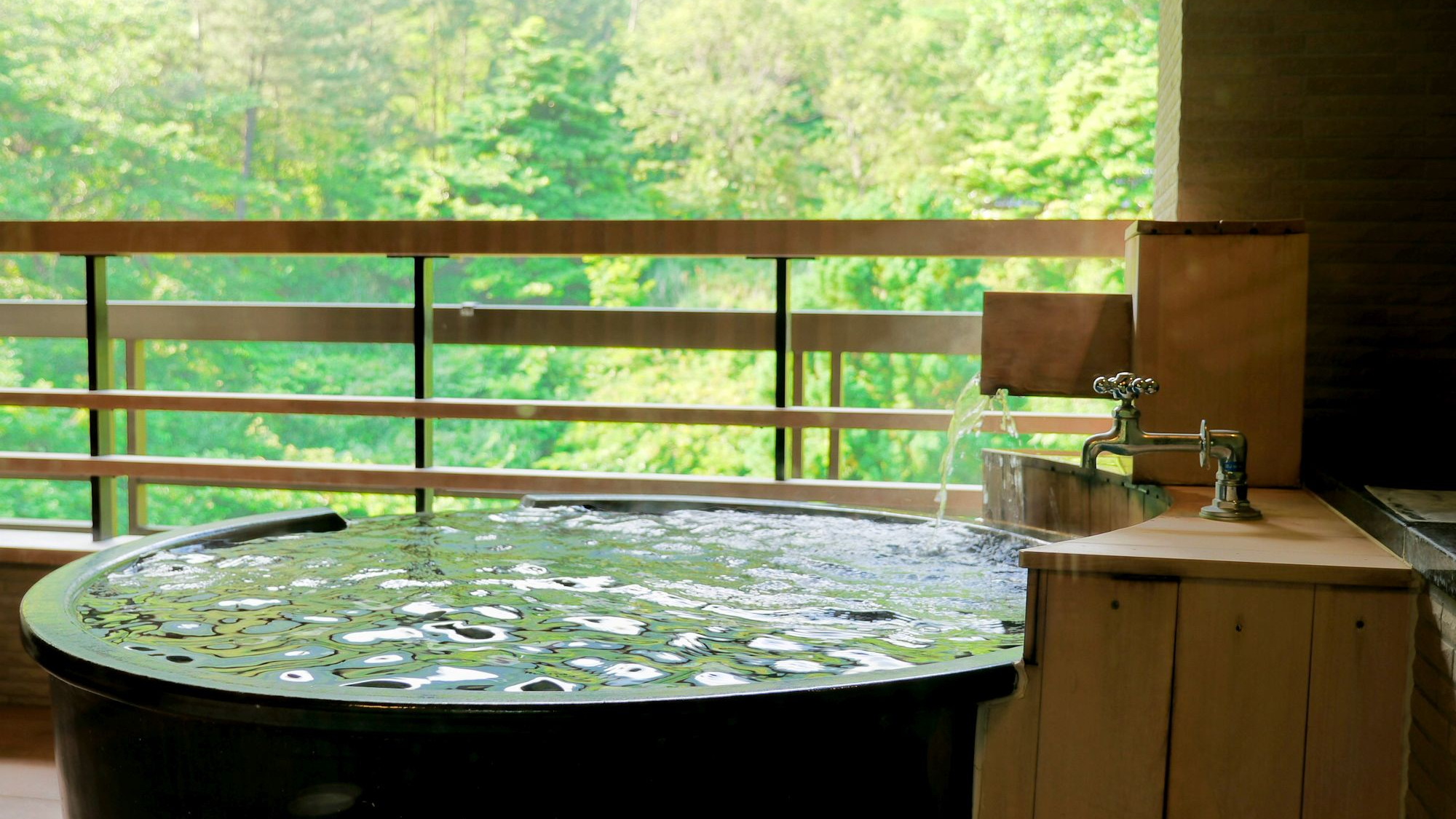 【最上階・露天風呂付〜久遠スイート〜和洋室・73㎡】源泉掛け流しの温泉を愉しむ贅沢な時間