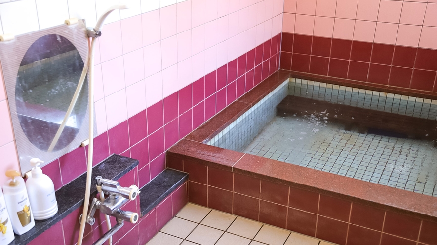 ・＜お風呂＞純銀イオンによる浴場殺菌浄化装置が設置されています
