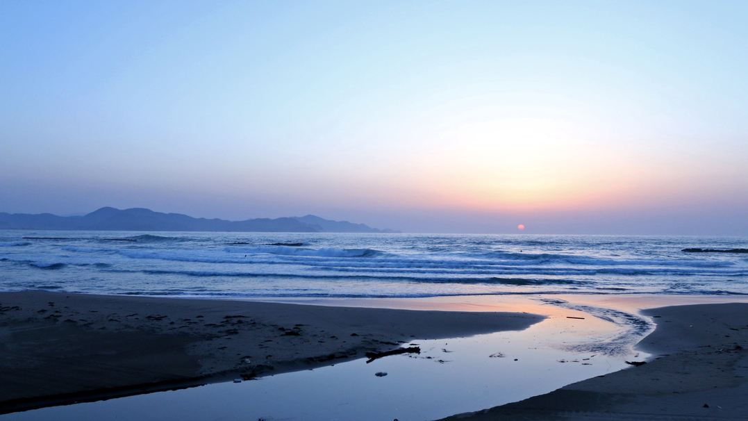 【朝食付きプラン】やわらかな春の海と天然温泉でくつろぐひととき・・・観光もビジネスも歓迎♪