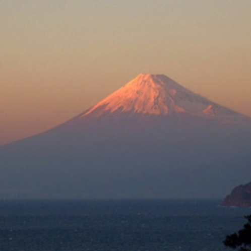 富岳群青から望む富士山と駿河湾