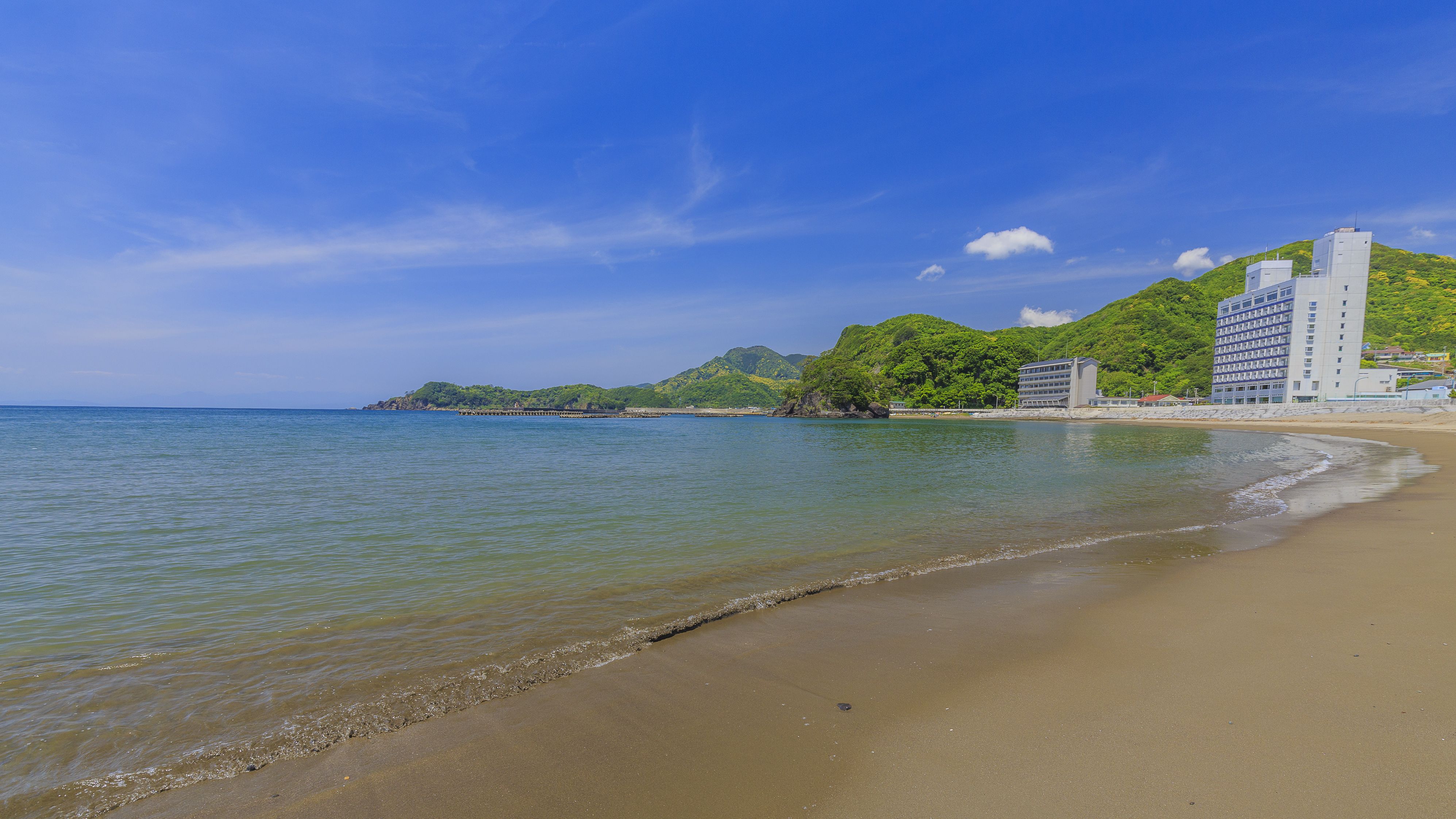 松崎海水浴場　当館目の前です！