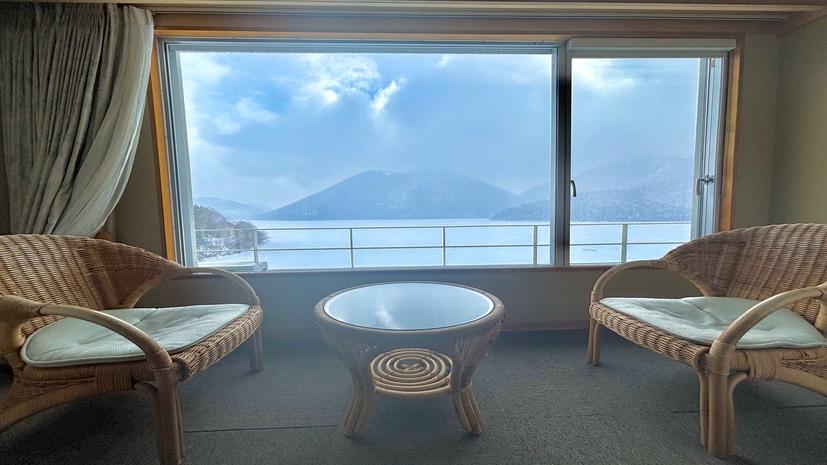 【お部屋食】絶景レイクビューのお部屋で味わう然別湖の郷土料理☆周りに気兼ねなくのんびり堪能♪