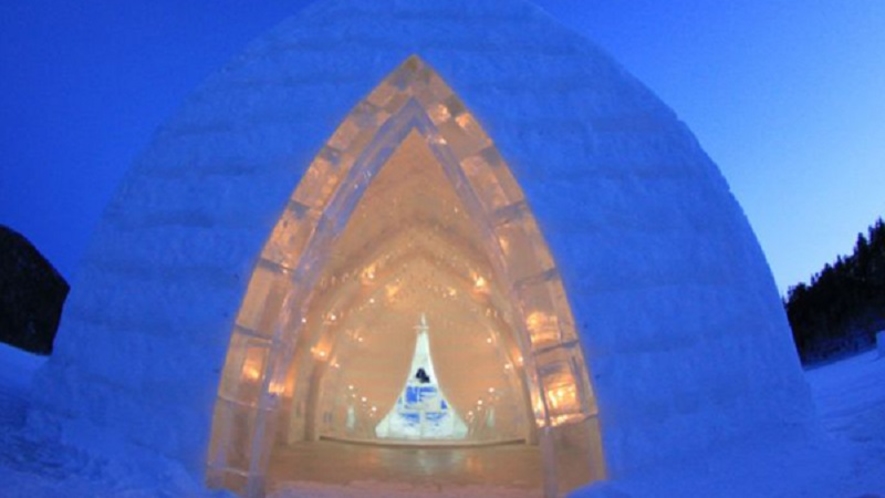 【しかりべつ湖コタン】氷の教会「アイスチャペル」で開催される幻想的なキャンドルナイト