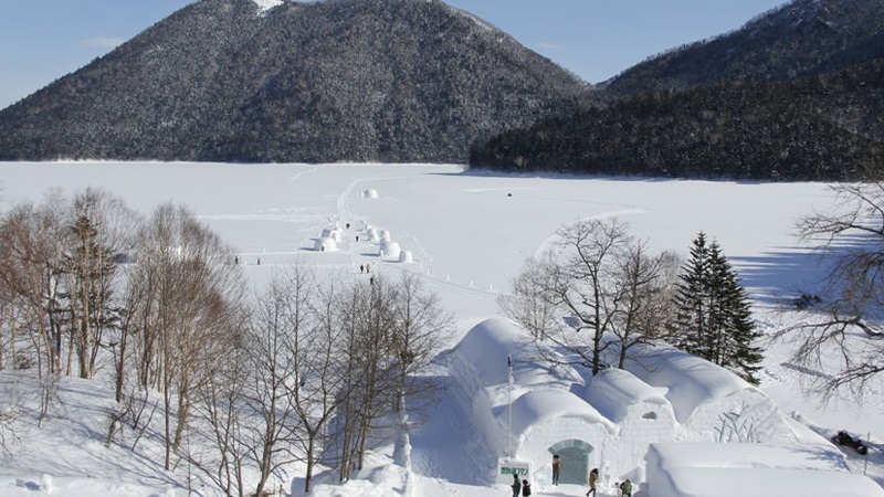 【しかりべつ湖コタン】冬だけ現れる「幻の村」！ここでしかできない非日常体験を