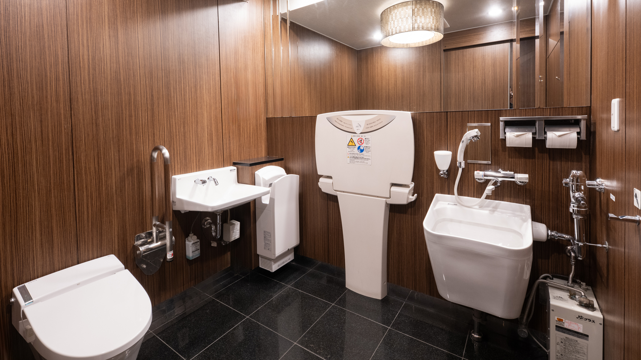 共用トイレ（1階）