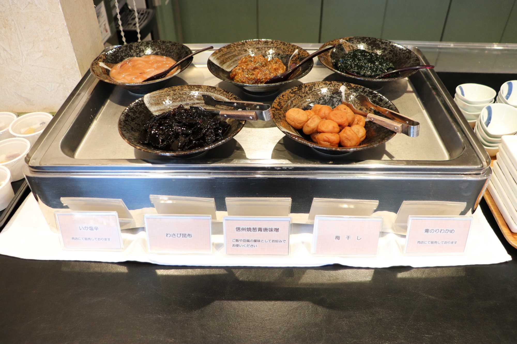 朝食セルフサービスコーナー