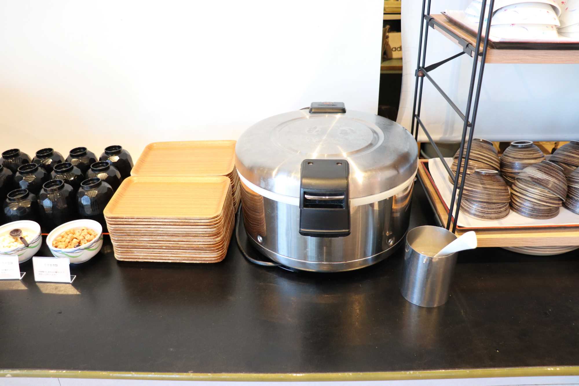 朝食セルフサービスコーナー