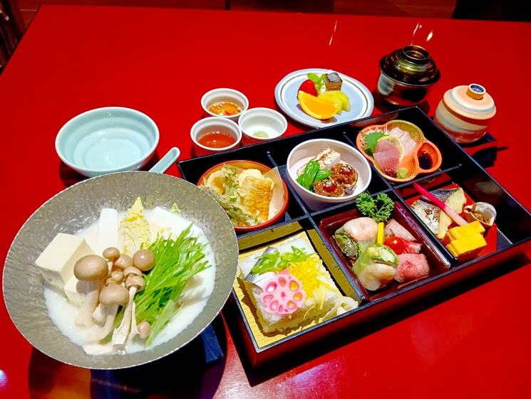 【特別客室】広々お部屋で季節の会席コースに舌鼓 【夕食はお部屋で】