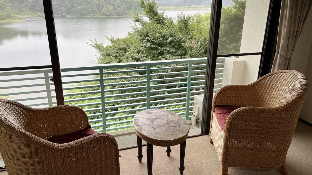 【1〜2月平日限定×直前割】3室限定の角部屋プランが1500円OFF！入鹿池に沈む夕日鑑賞もゆったり