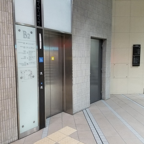 三菱UFJ銀行前 エレベーター