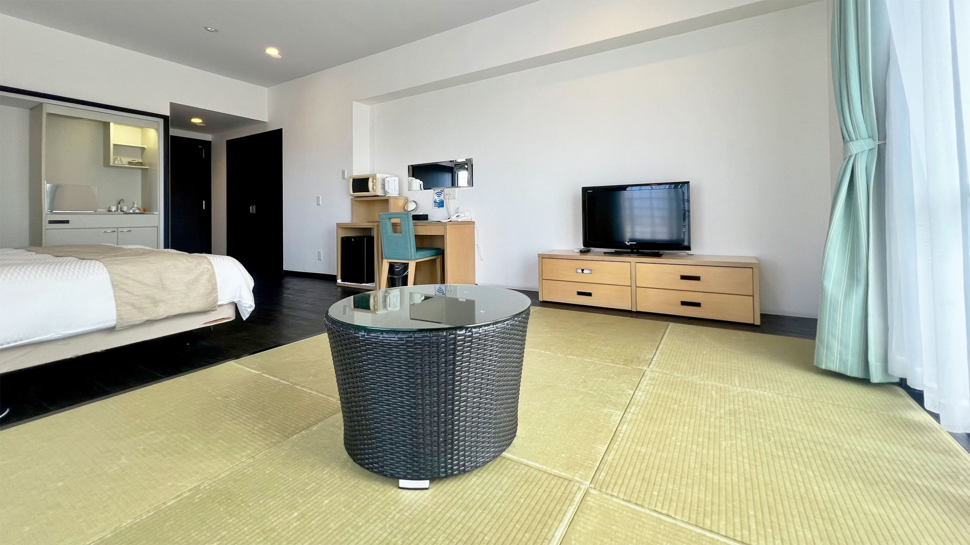 【禁煙和洋室】畳スペース