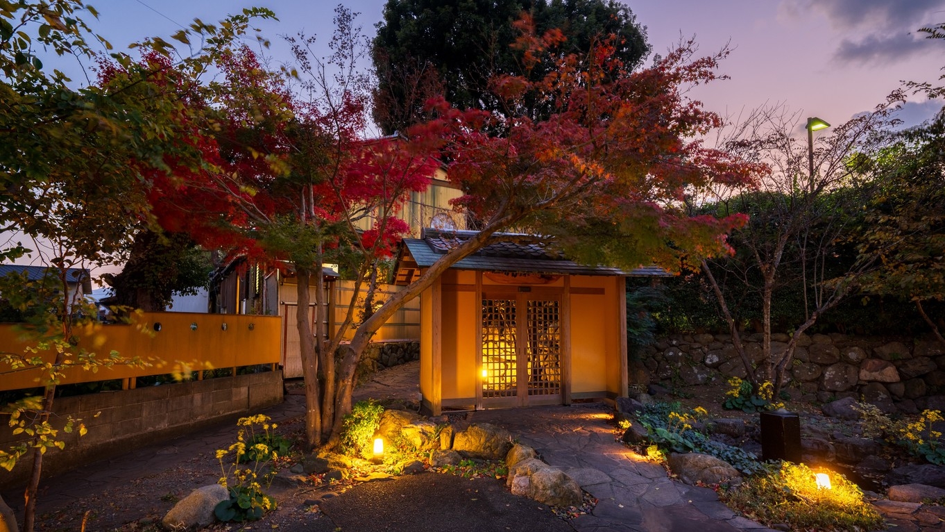 一泊素泊まり（直前割）〜和室二間の広々客室　源泉かけ流し温泉〜