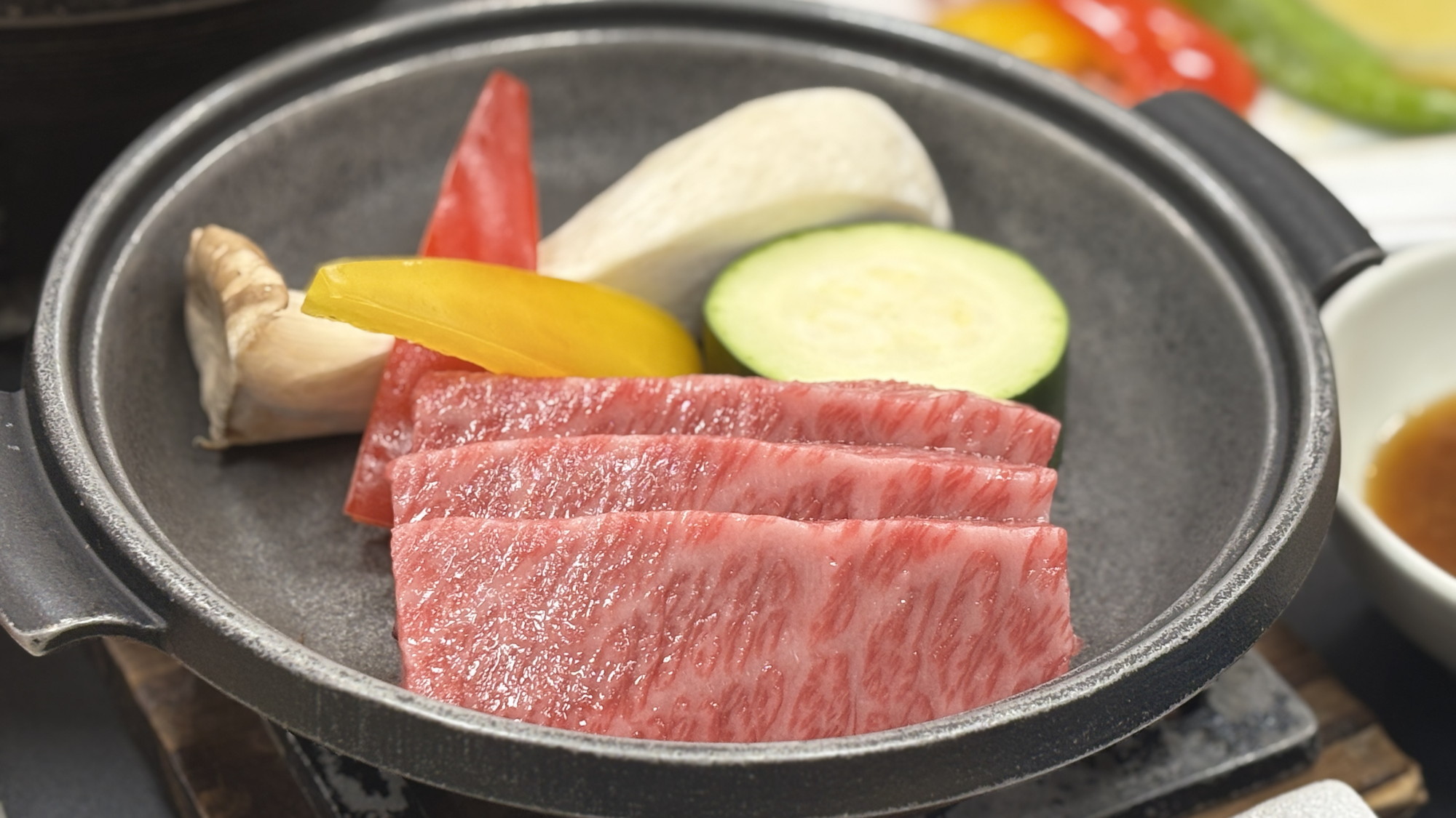 【さき楽90】90日前までのご予約で2000円引き！　お料理はワンランクアップ　彩会席（2食付）