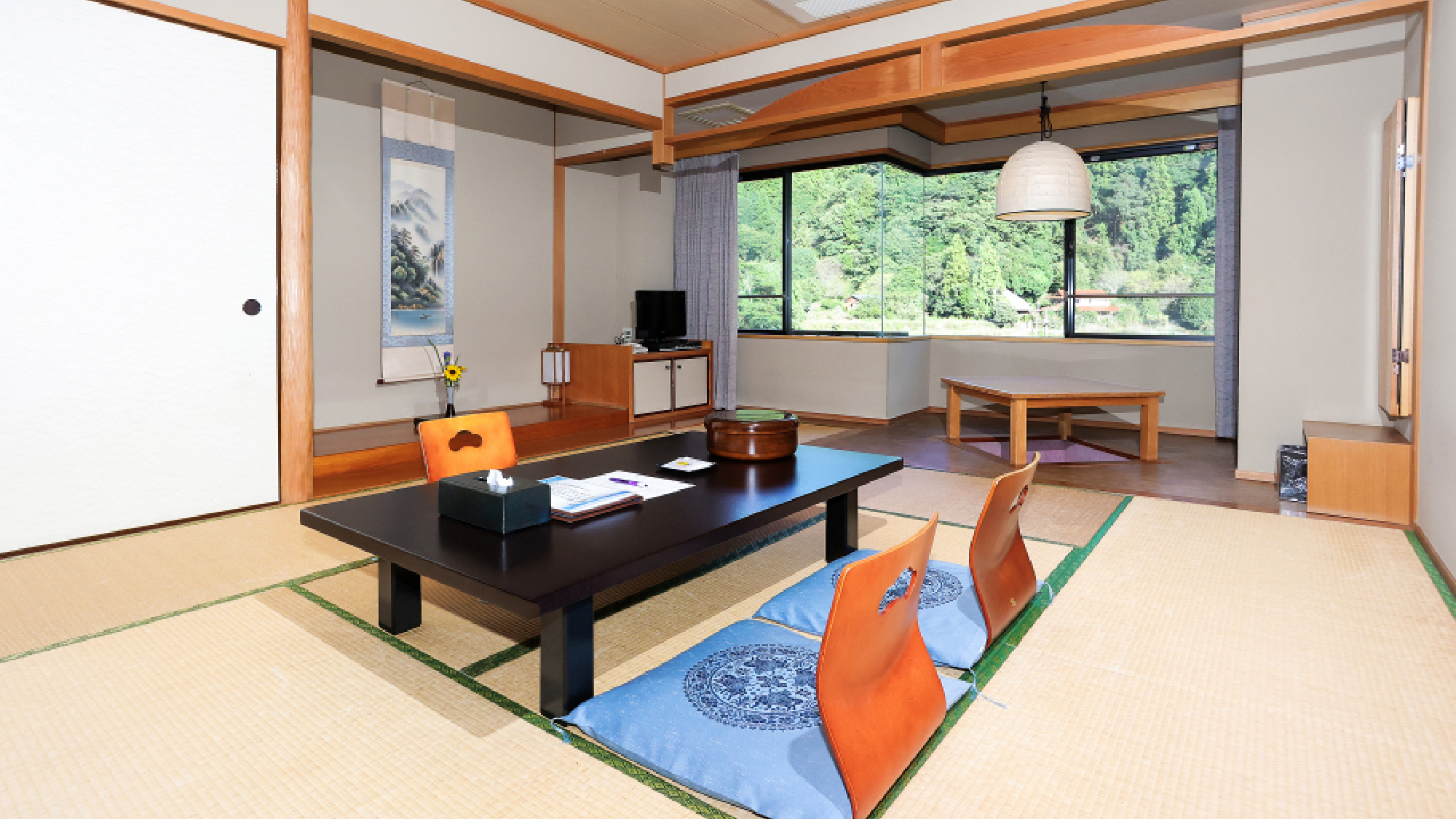 和室｜日々の喧騒を一時離れ、どうぞお寛ぎください。