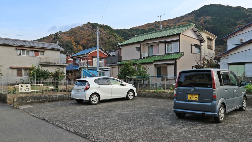 *駐車場／駐車スペースは5台、宿の裏側にありますのでご注意ください