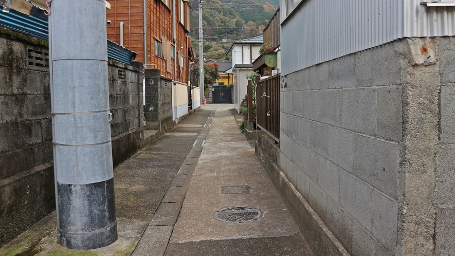 *駐車場から宿までの道のり(3)