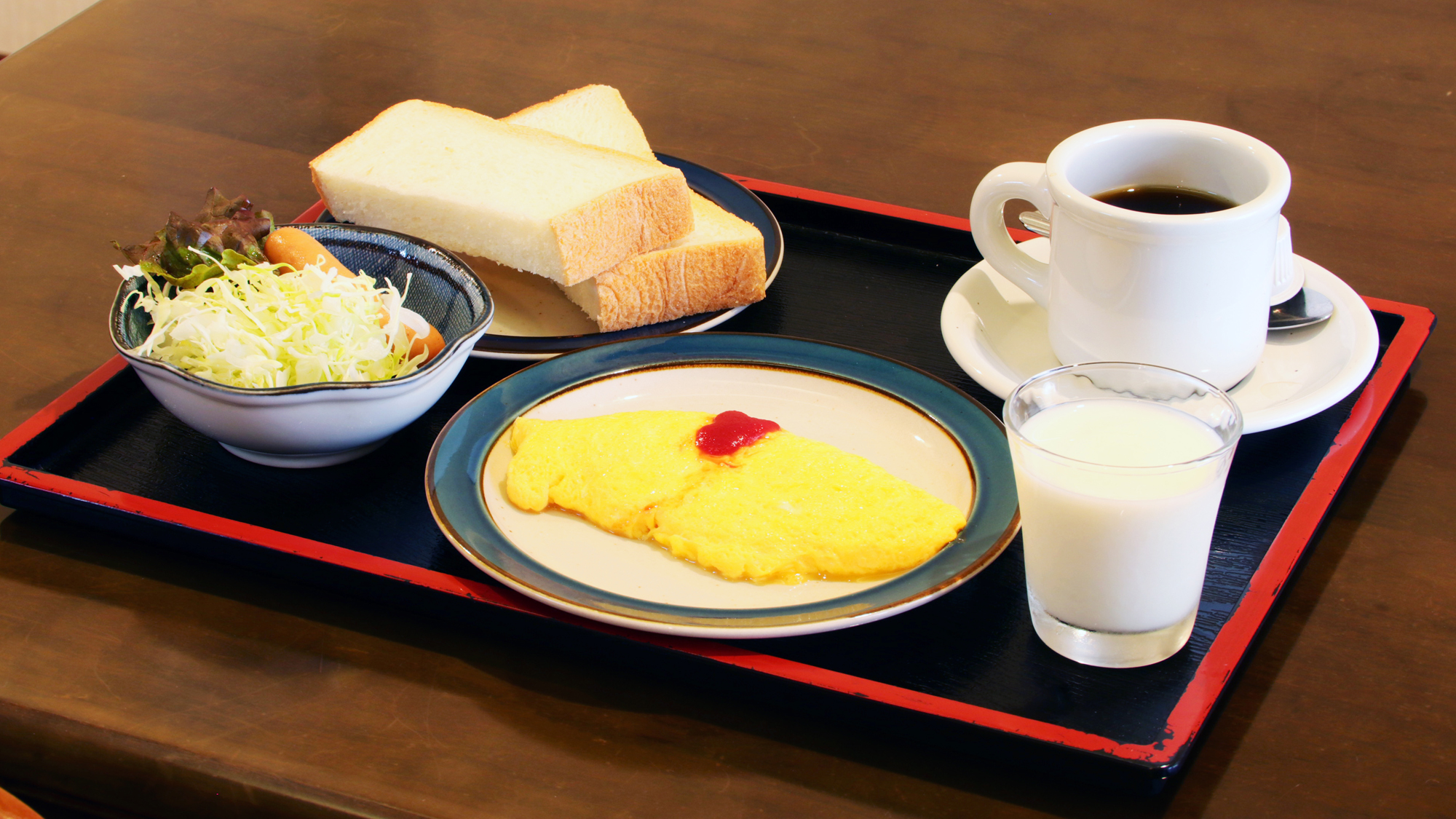 【朝食】 洋朝食はシンプルなメニュー