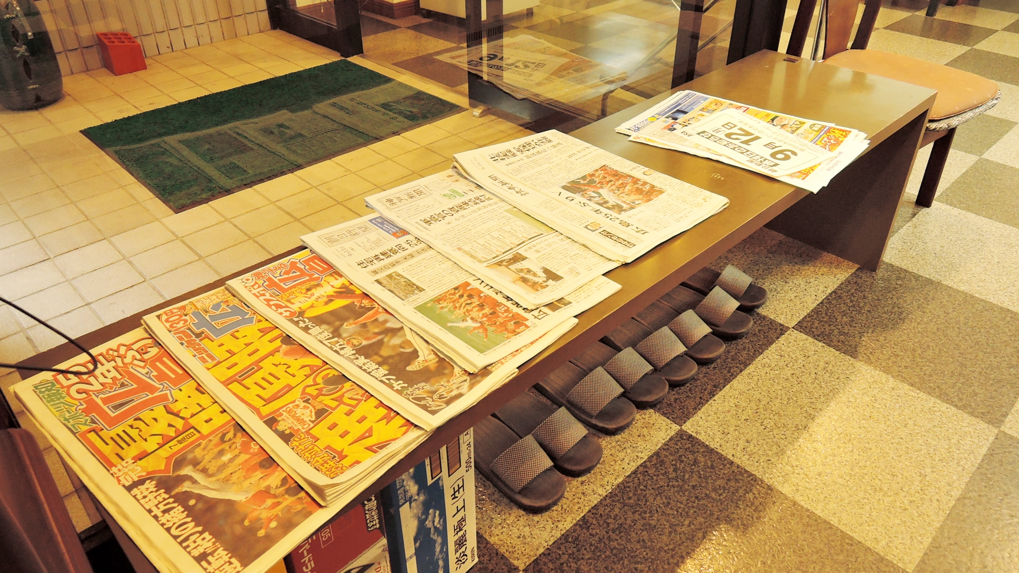 ＊フロントには各新聞紙など置いております
