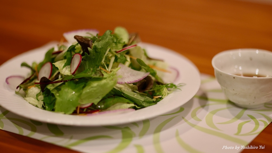 ある日の夕食：蔵王野菜サラダ