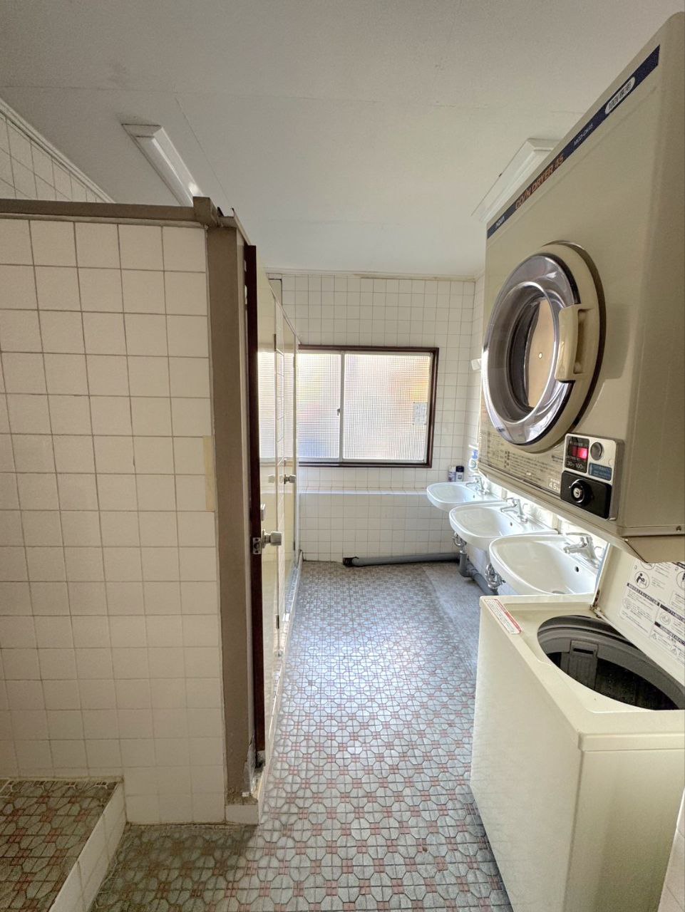 トイレ、乾燥機と洗濯機 - Shared toilet, washing machine,dyer