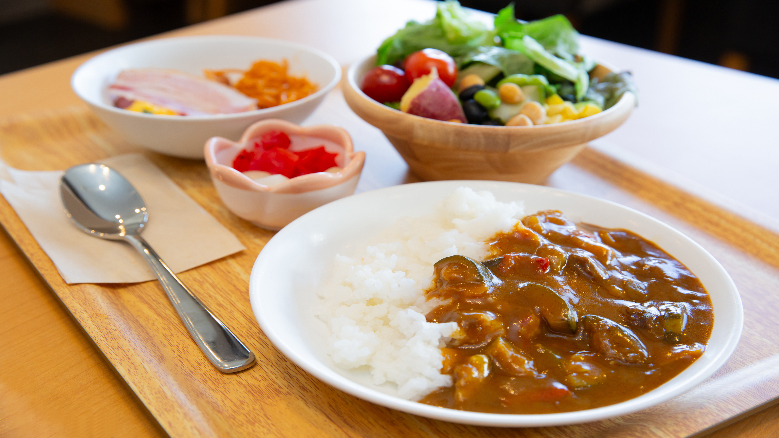 カレーライス(盛り付け例)
