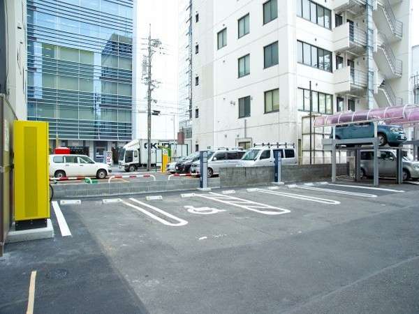 敷地内平面駐車場　※要予約