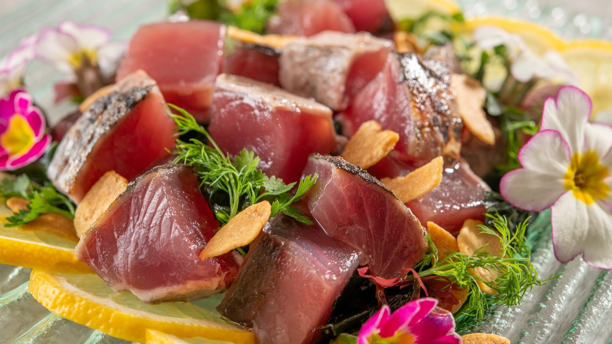 【カツオのたたきのガーリックポキ】2026年夏ディナーメニュー